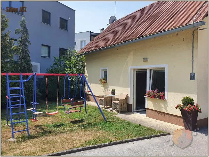 Dvorište uz Salon ASI